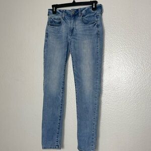 American Eagle Light Wash Jeans 2
